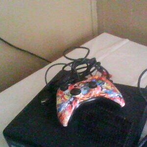 Xbox 360 with all cords 183 GB